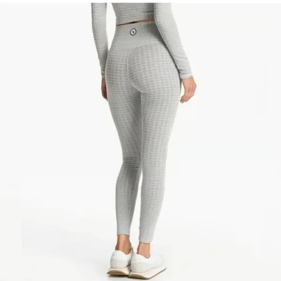 Vuori Pants - VUORI Textured Chilled Out Legging Women's Size M Houndstooth